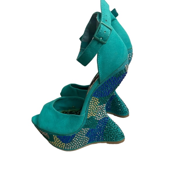 DOLLHOUSE Turaquoise plush suede platform wedges size 7 - Picture 3 of 11